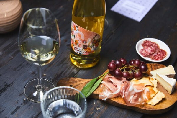 Weinprobe im Amsterdam Centre im Weinkeller Design & Wine Speak Easy