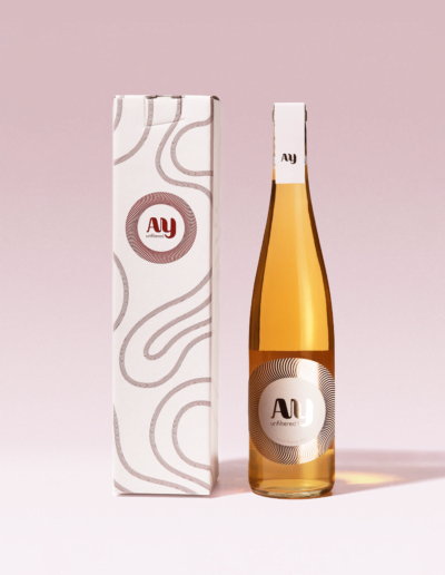 Huisstijl en etiket ontwerp Ay Unfiltered